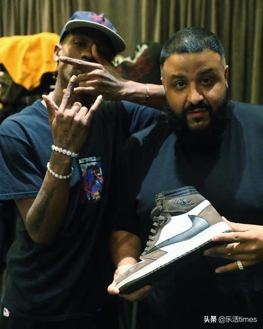 travisscott穿搭,球鞋airjordan1xtravisscott