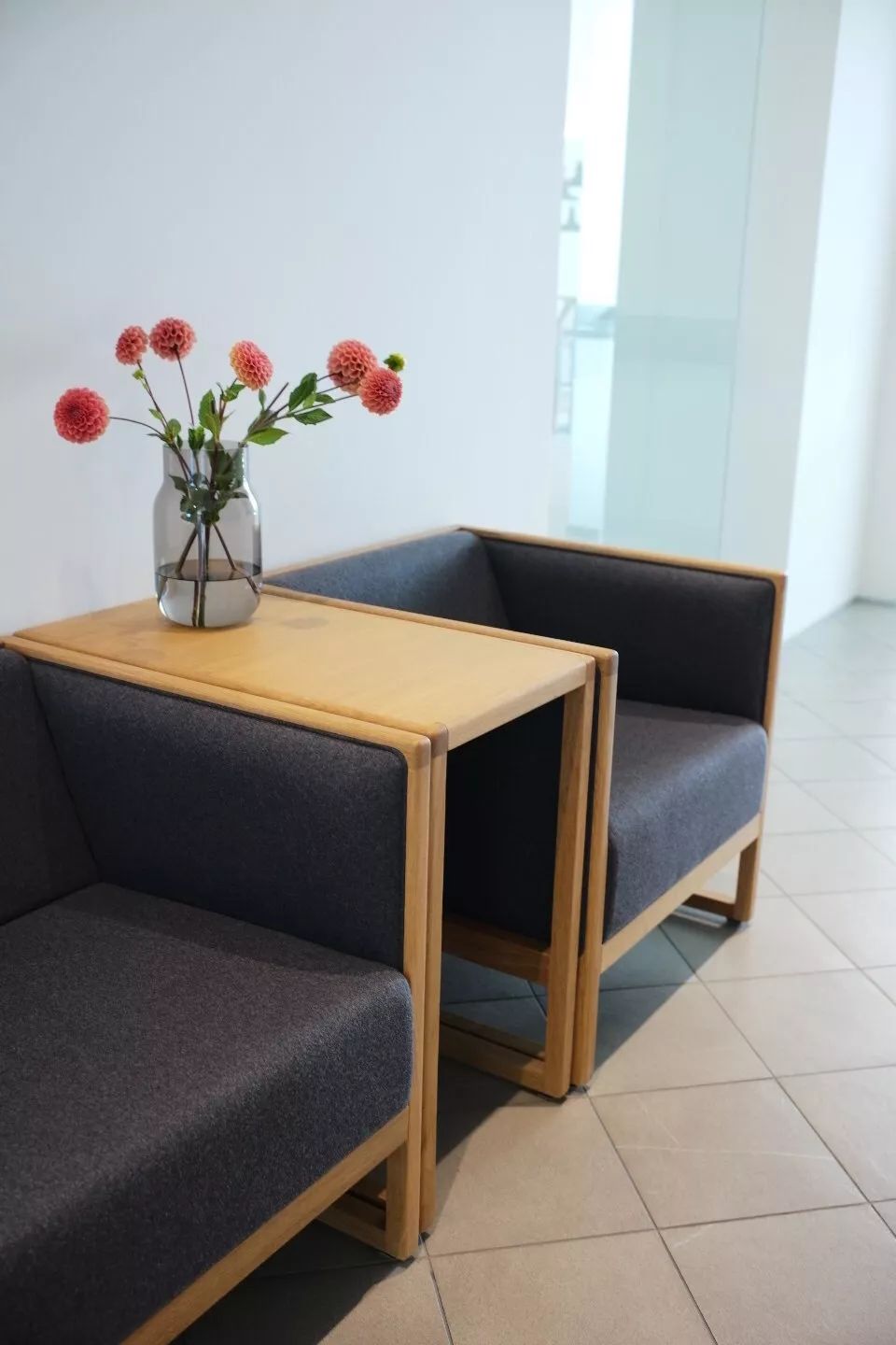 探访TON工厂看经典椅子背后的故事|疯狂24h我们去捷克干了啥?