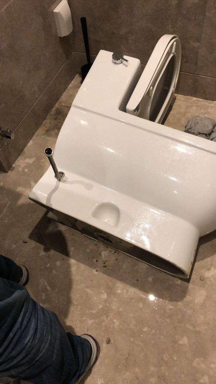 马桶更换了法兰下面还是漏,马桶更换法兰的全过程