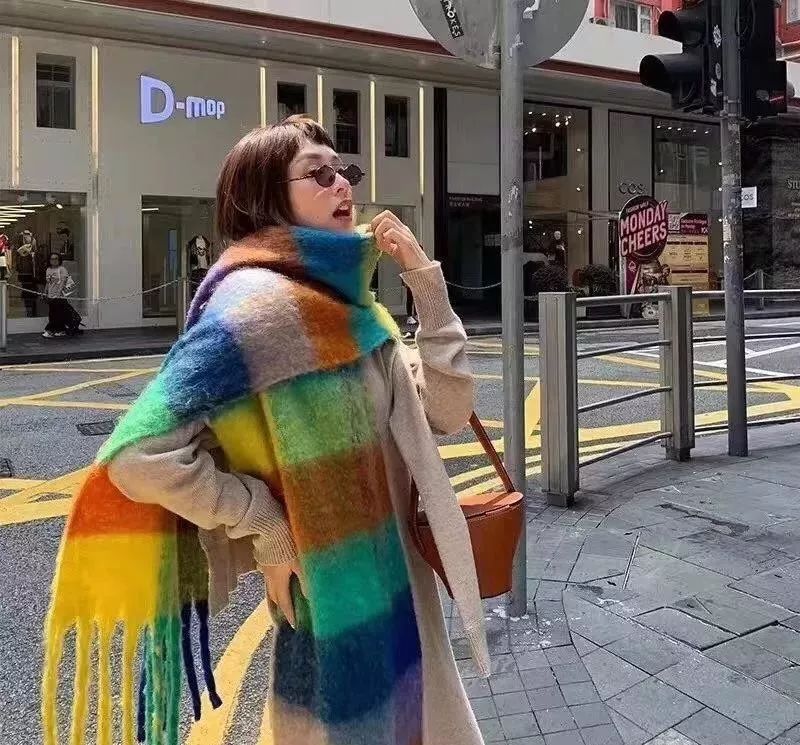围巾女冬季百搭彩虹格子,冬季高级感彩虹围巾