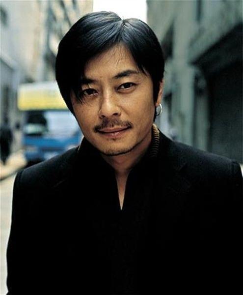 王杰嗓子坏了后的经历照片,王杰嗓子坏了后的经历