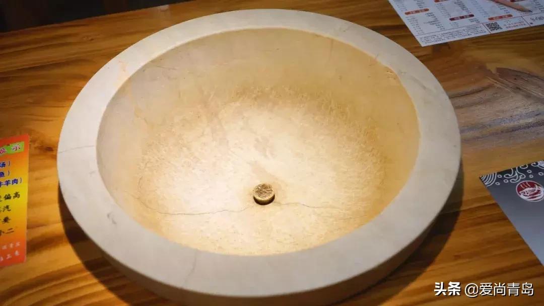 石锅鱼味美汤鲜,云南草帽蒸汽石锅鱼做法