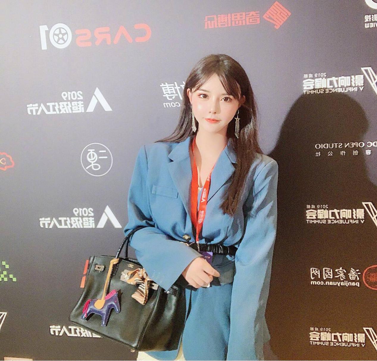 韩安冉离了几次婚,韩安冉离婚后照顾孩子