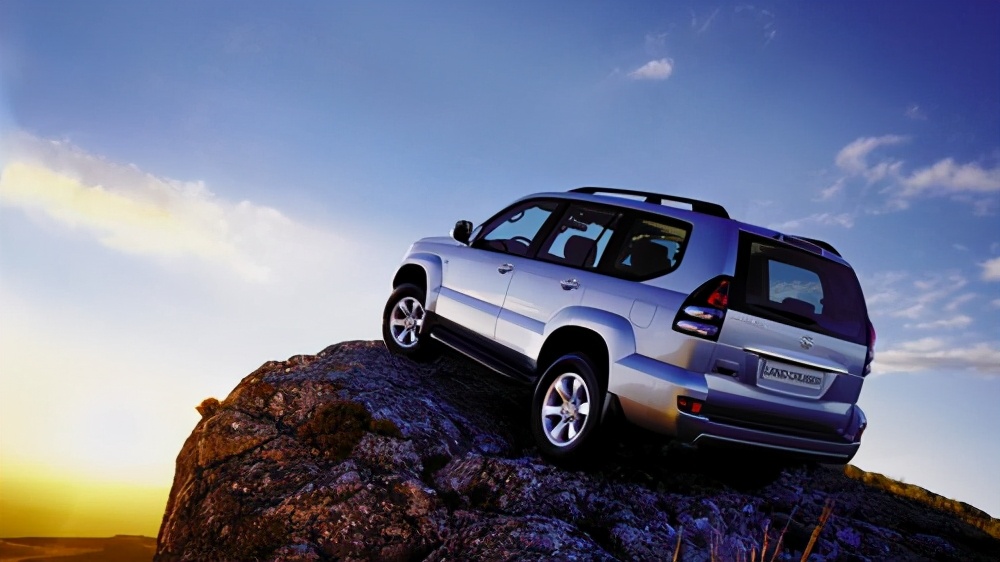 同样4.0的普拉多为什么动力不一样,2.7普拉多机械增压测评