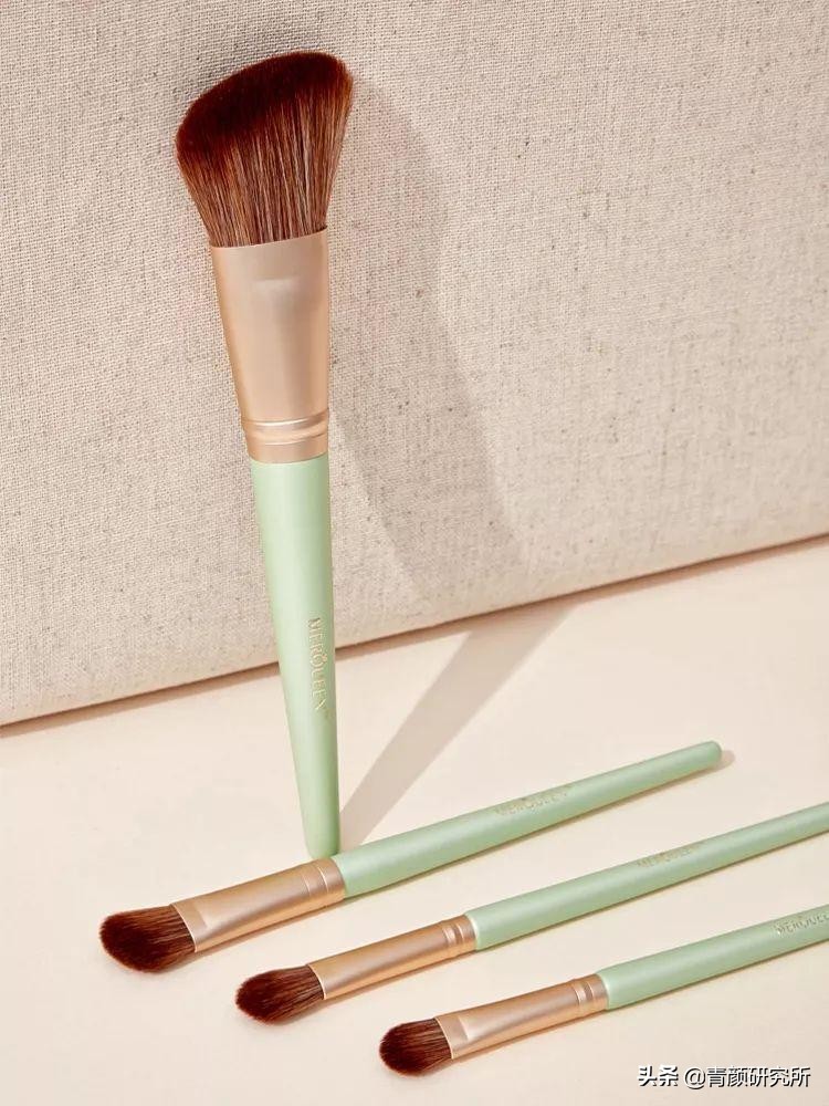 新手化妆入门化妆刷,入门级化妆教程彩妆