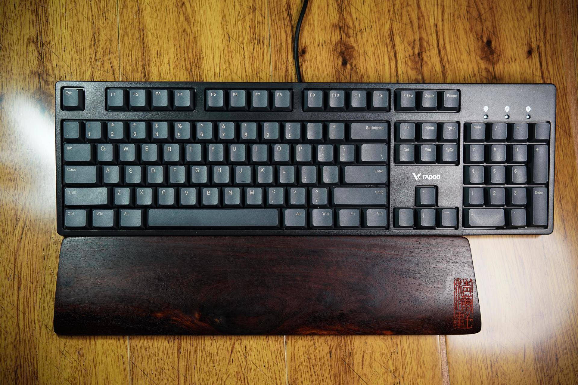 雷柏v860和达尔优a87哪个好用,性价比键盘茶轴推荐