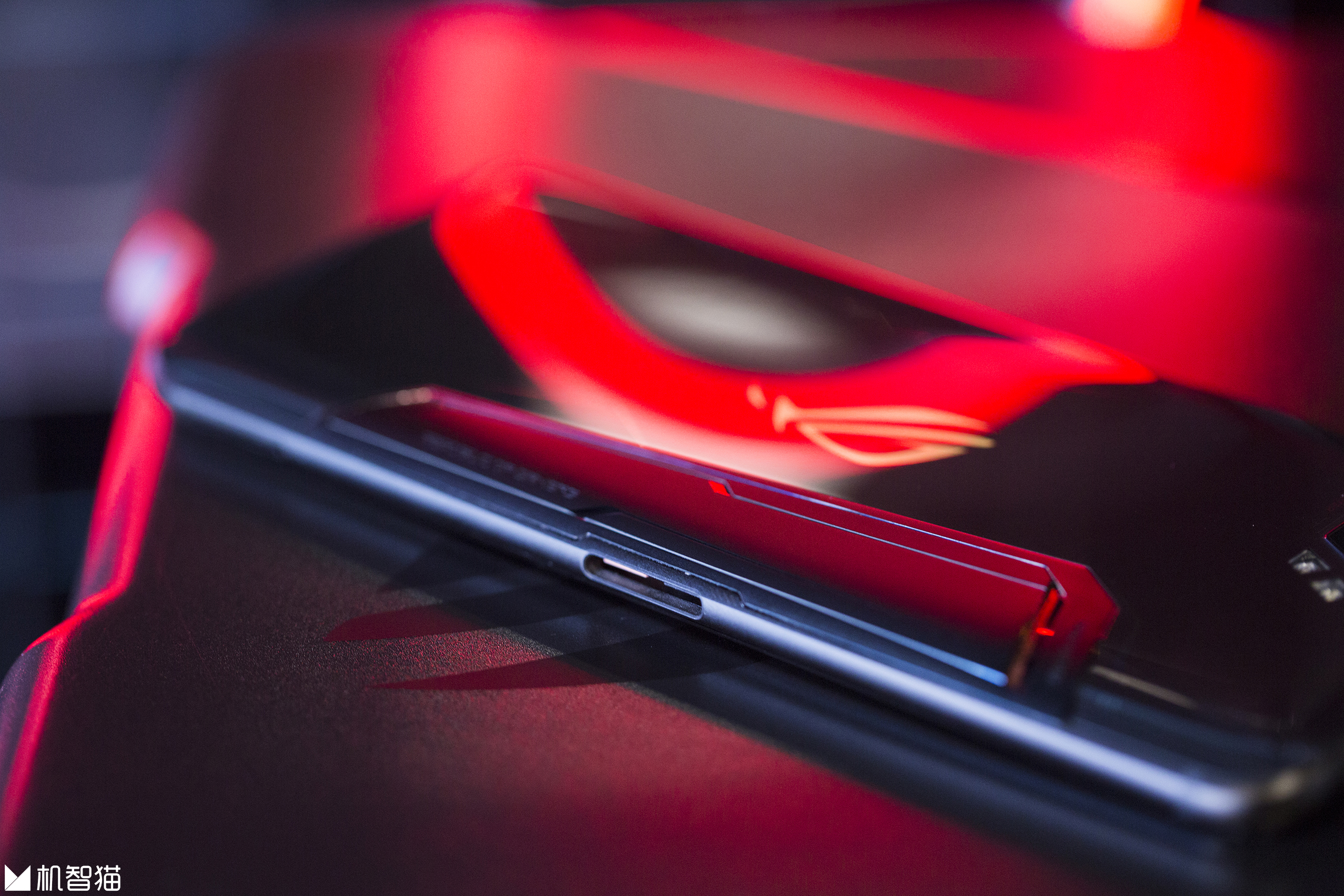 华硕rog6游戏手机,华硕rog2代游戏手机原神