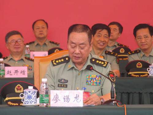 *锡龙廖**：1984年一战成名，*小平邓**说：此人要重点培养