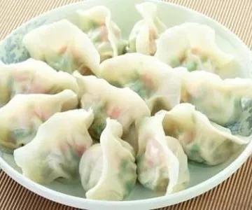 国外网红给黄瓜挤奶视频登上热搜!milkcucumber是什么神操作?