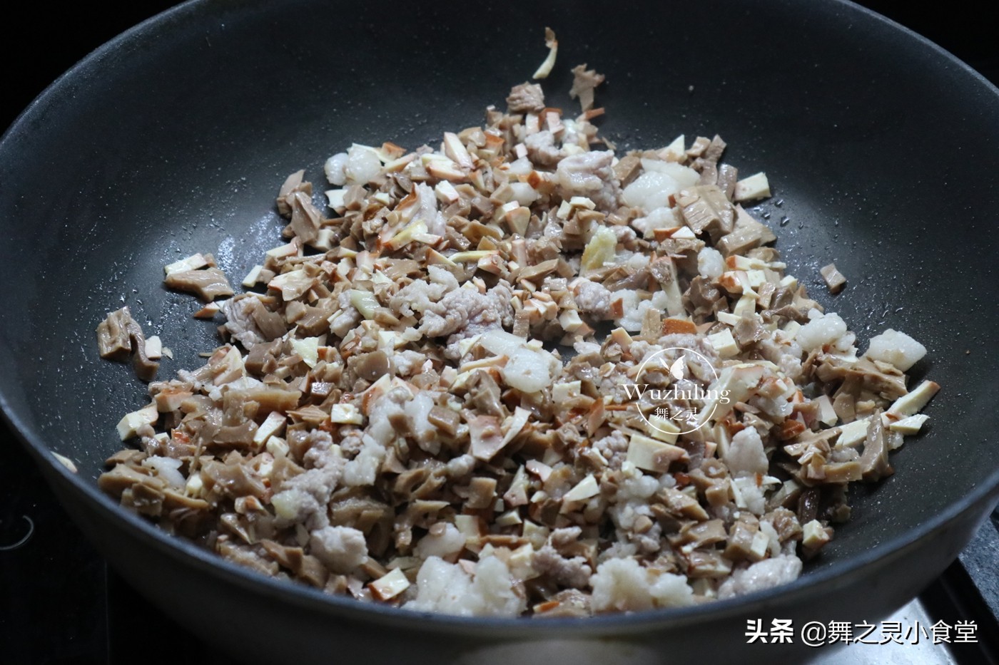 教你在家做青团软糯细腻又好吃,奶奶的青团完整版的