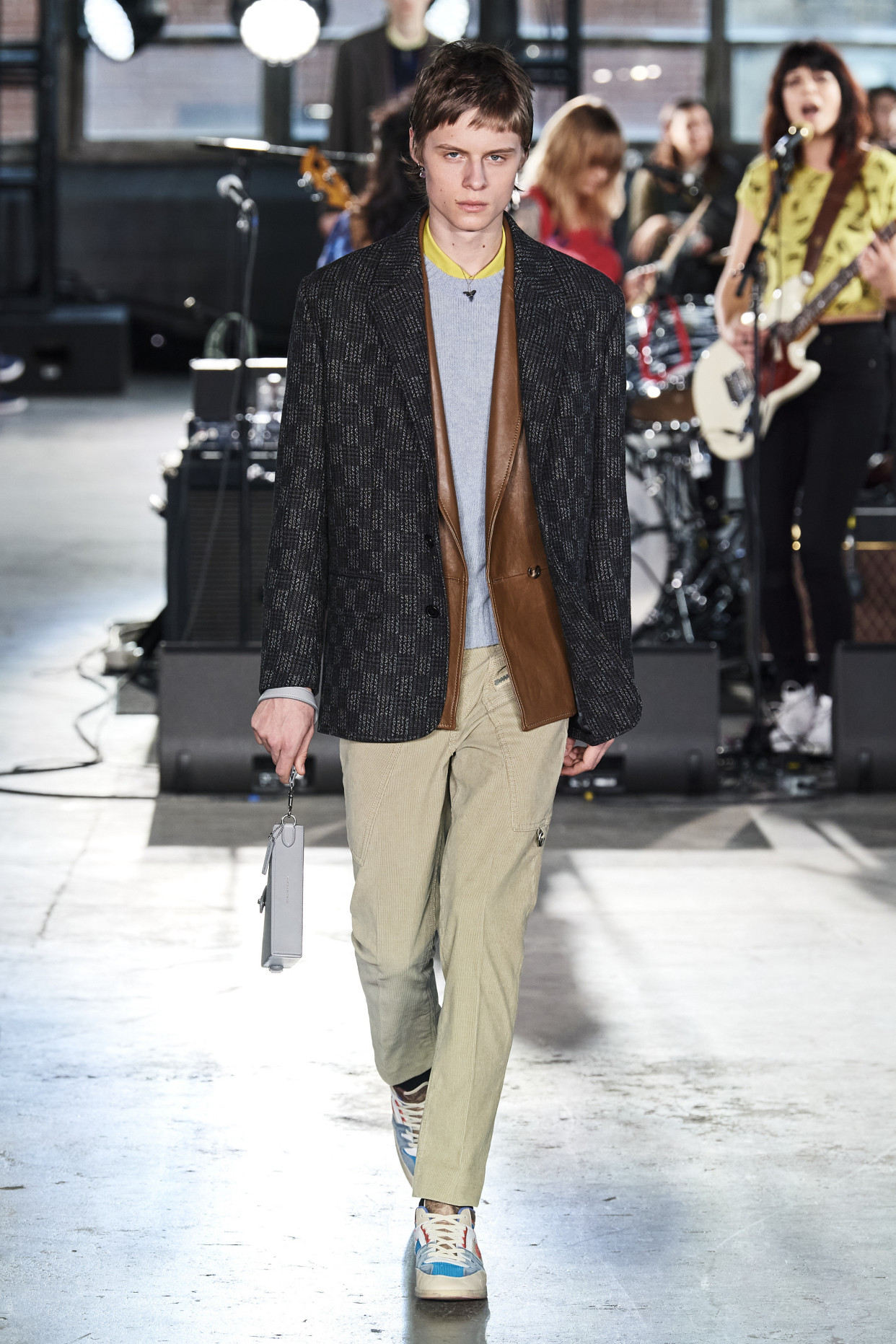 休闲版黑色西装外套穿搭秋季,秋冬毛呢西装穿搭气质休闲西装