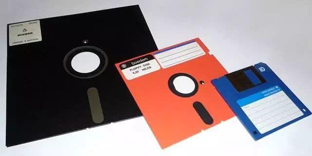 电脑a盘b盘c盘d盘哪个最重要,电脑的a盘b盘在哪里