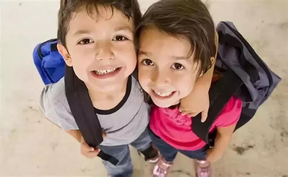 “减负”太遥远,现在我只想保住孩子的颈椎