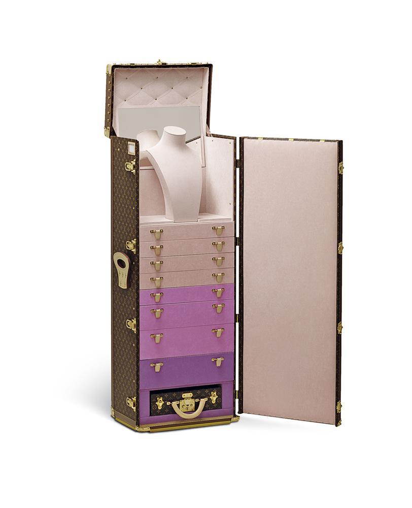 lv香港大秀明星造型盘点,lv20寸棋盘格行李箱