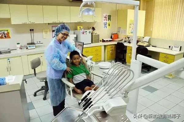 “我在新加坡带孩子看牙医，花了3000多新币！”