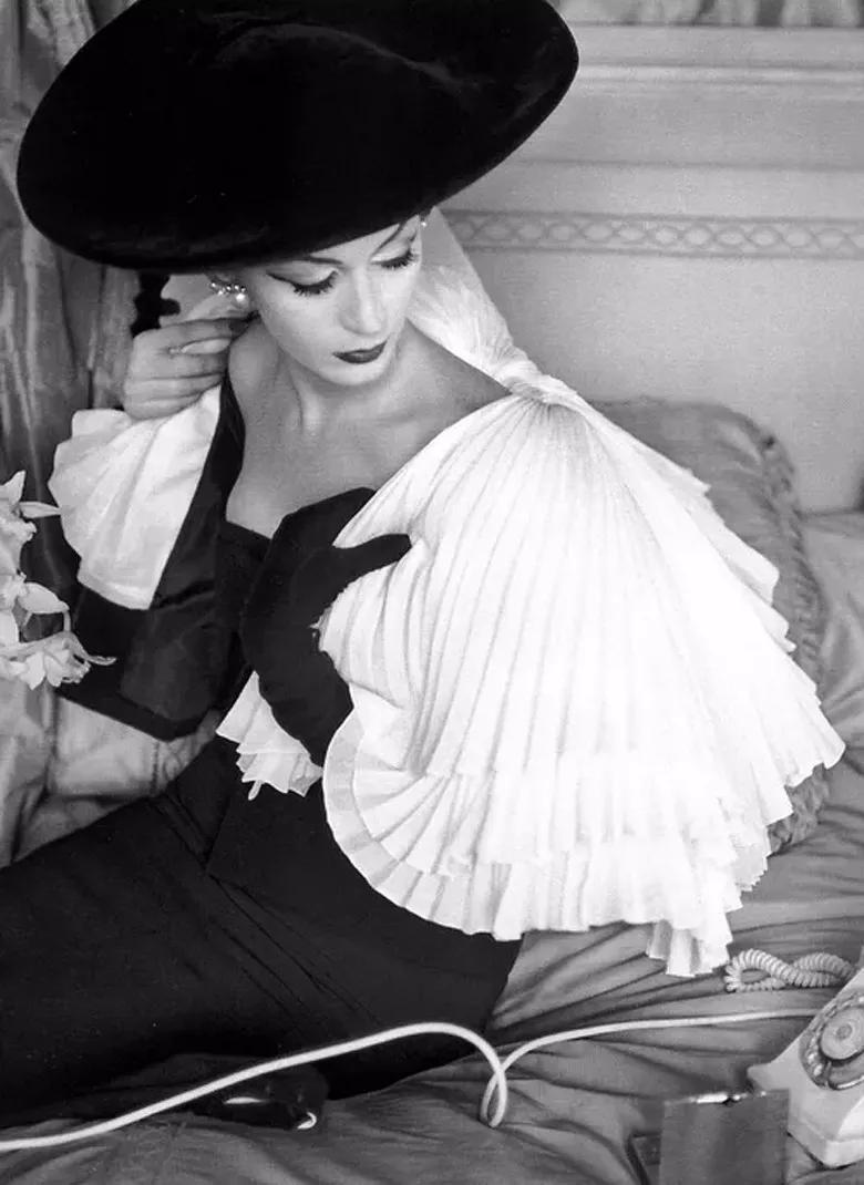 这位香奈儿的死对头，迪奥先生齐名，打造出最原汁原味的法式优雅