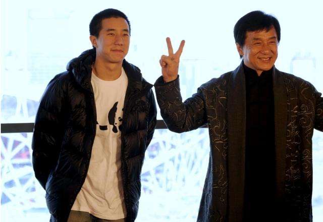 撤侨令后逐客令，成龙儿子房祖名被洗白，刘亦菲“卖人设”遭热议