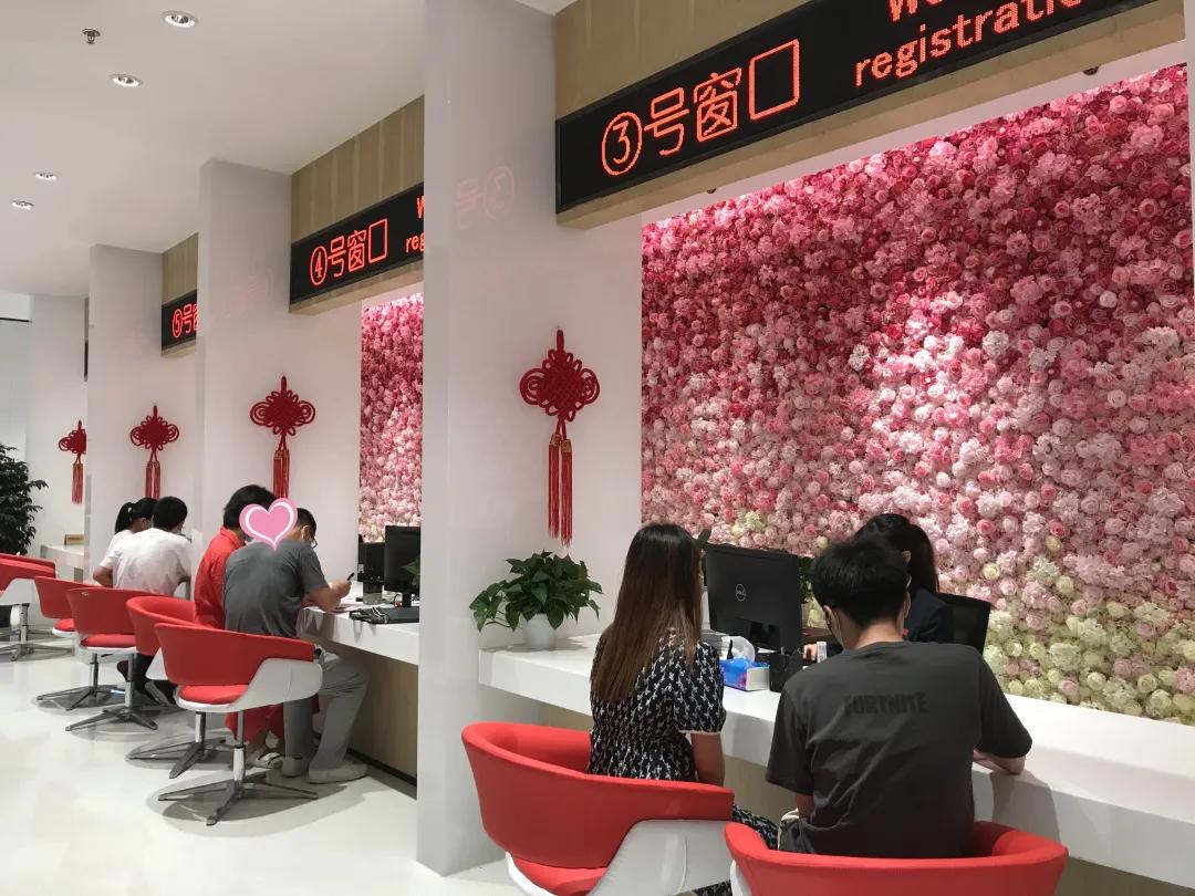 玫瑰花海里领结婚证！罗湖区婚姻登记处新址的设计有点甜！