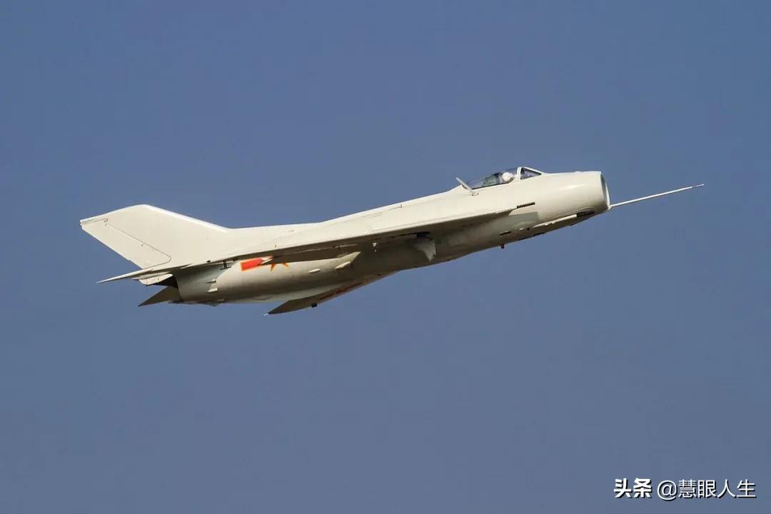 只带5美元出国，敲定中国第一笔*火军**出口订单，网爽文不敢这么写