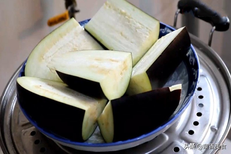 蒜泥拌茄子教程,蒜泥土豆茄子做法大全图解视频