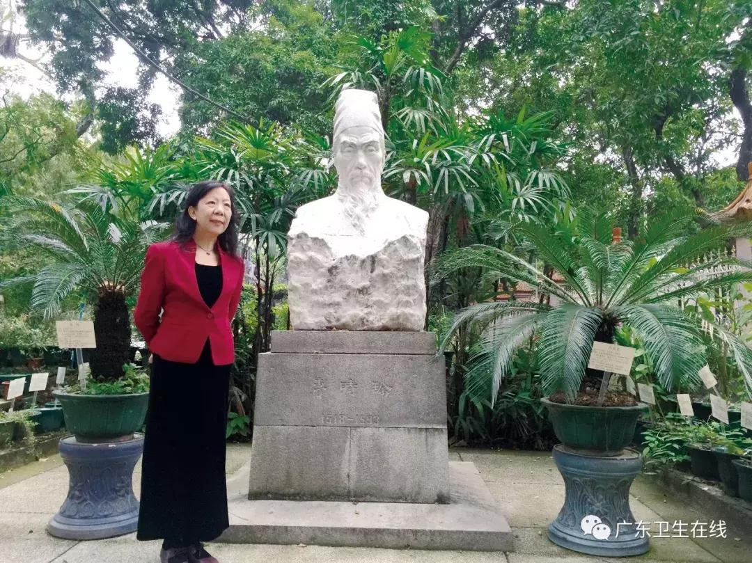 她是口碑爆棚的“送子观音”,精研岐黄之术,推动岭南罗氏妇科流派走向世界