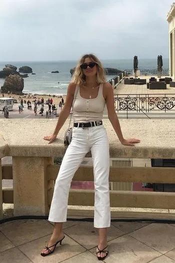 夏季时尚御姐凉鞋穿搭,气质牛皮凉鞋怎么搭配裤子