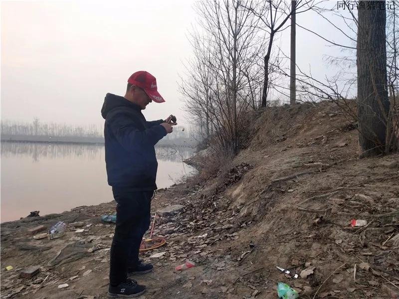 一顿操作猛如虎钓鲫鱼视频,一顿操作猛如虎一斤只剩一两