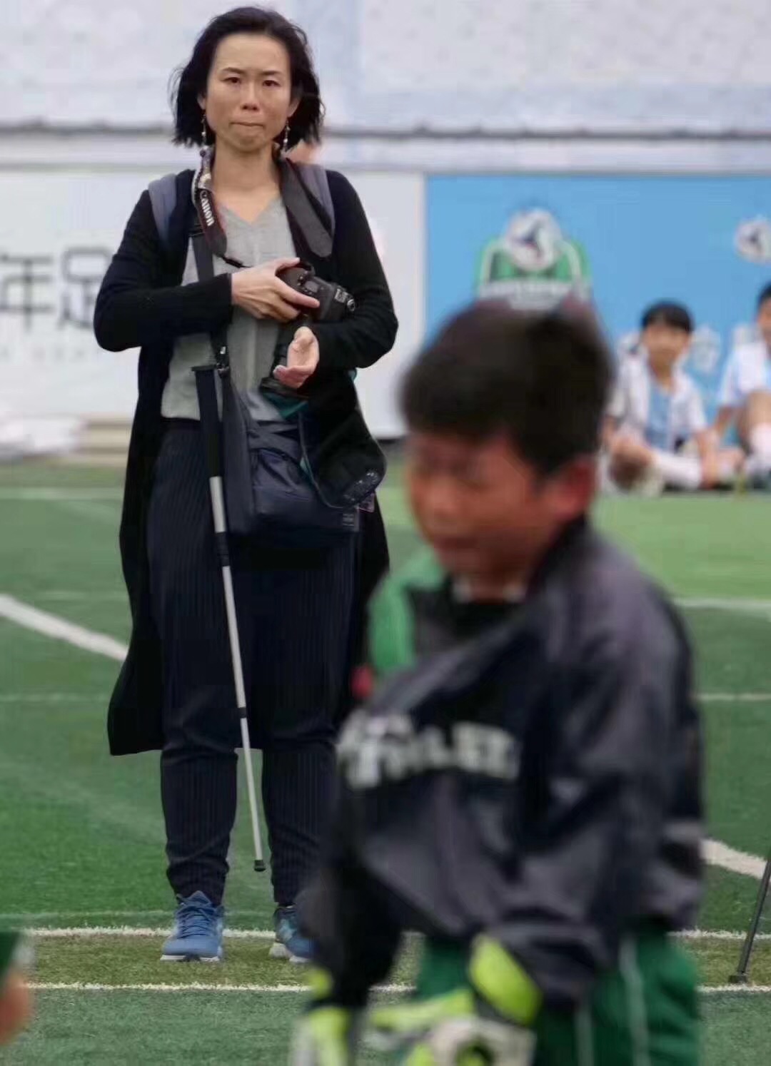 我不是“虎妈”，但我让孩子在冬季雨天，踢了一场足球赛