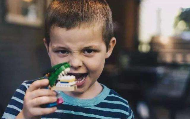 孩子骂人怎么处理有效,对于孩子骂人的行为怎么解决