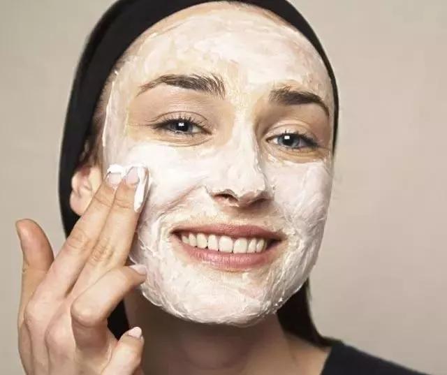 维生素E加它涂脸，坚持一周皮肤光滑细腻又白皙，效果超好