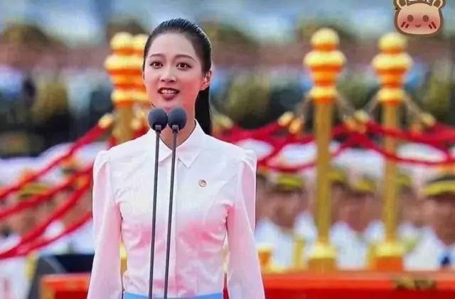 21岁浙江女孩成领诵员，曾备受杨澜喜爱，网友：别人家的孩子