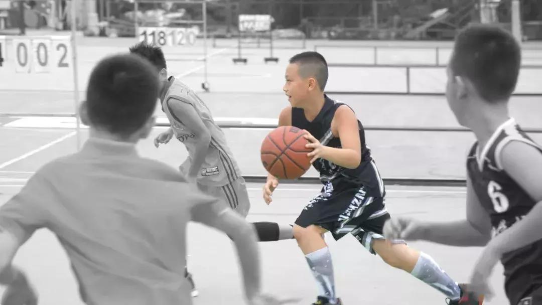 中国最强小学生？连做梦都在拍球，梦想打进NBA！