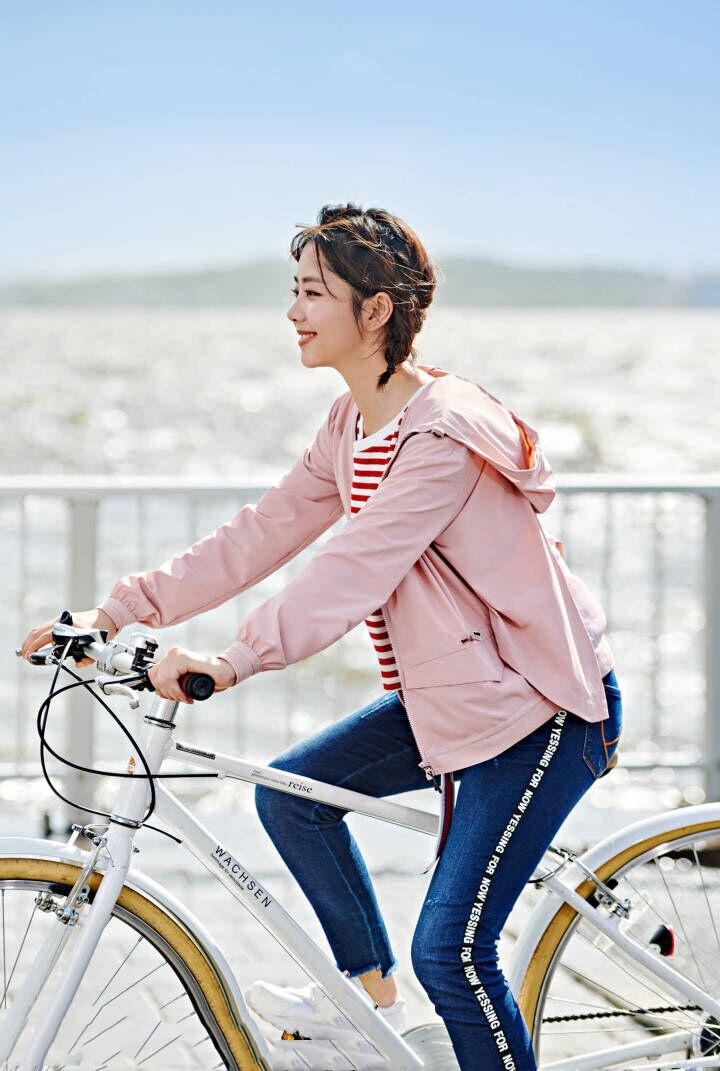 马尾辫怎么扎好看简单中长发,马尾辫怎么扎好看又简单中长发