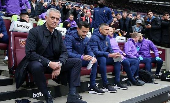 穆里尼奥的成长之路纪录片,穆里尼奥的第三个赛季