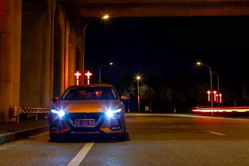 与其纠结于过去不如活在当下,与其兜兜转转不如再来一次