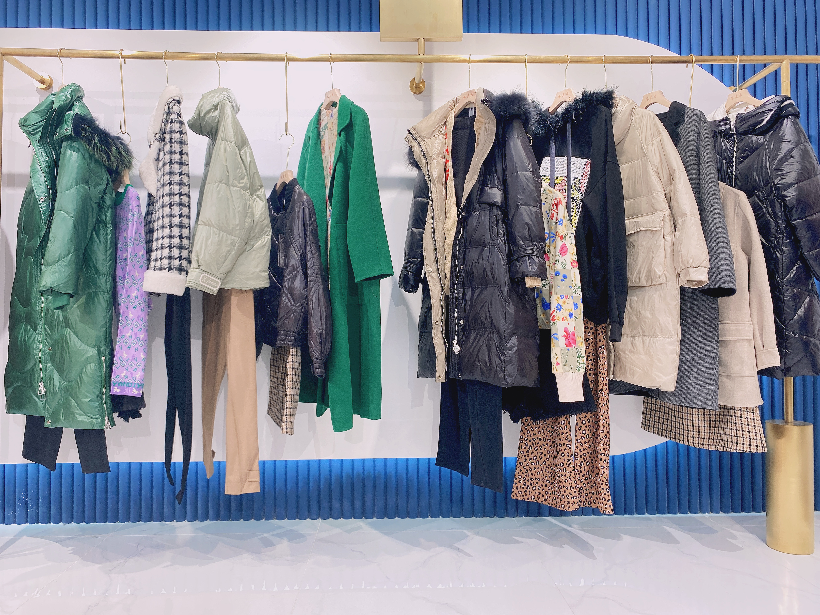 蒂言女装特价清仓羽绒服,蒂言羽绒服反季正品清仓