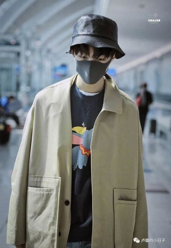 显高显瘦百搭，中年女人的少女感，是这样穿出来的