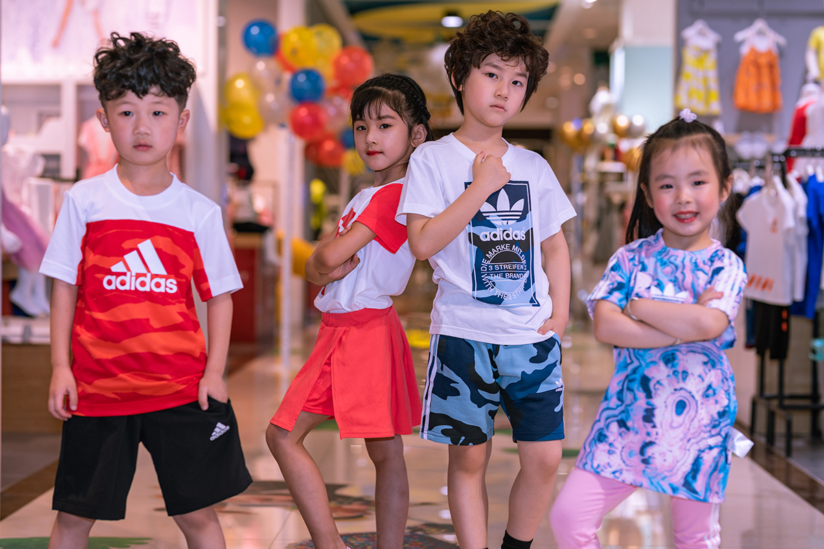 童装大卖场儿童节如何布置,儿童节给小孩买什么衣服才好看