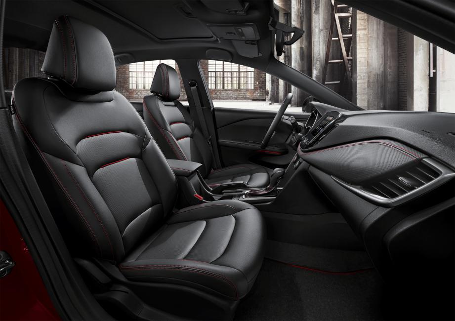 科鲁泽与卡罗拉的路线之争：追啊追啊，是谁的骄傲放纵