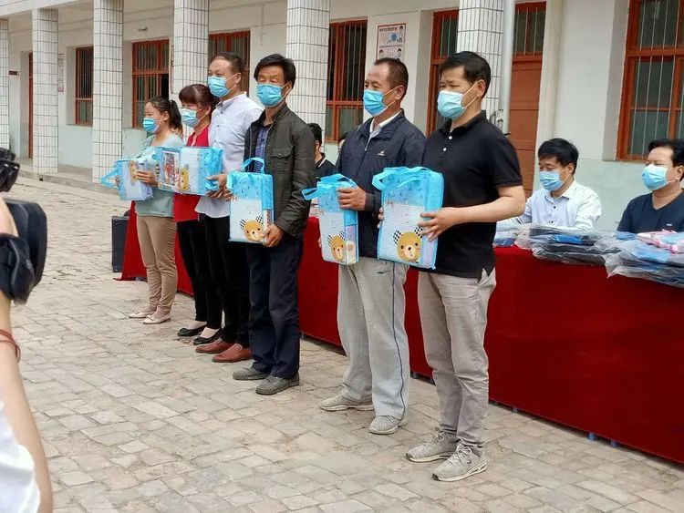 六一献爱心活动报道,庆六一公益行动