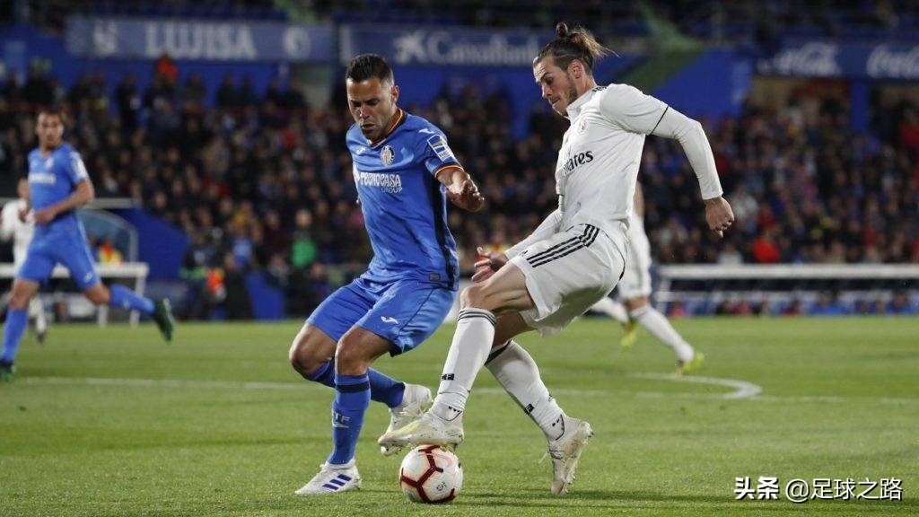 新手必学的足球两大技巧,足球过人技巧初学者