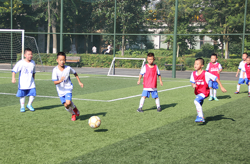 巴萨足球夏令营2017,南充奥航足球夏令营