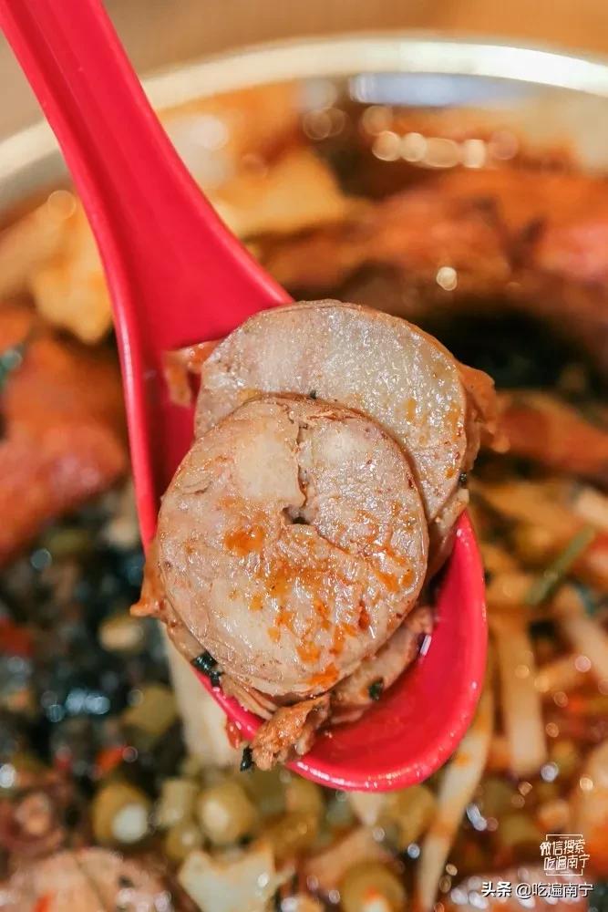 建政路柳州螺蛳粉,半夜两点还开的柳州螺蛳粉