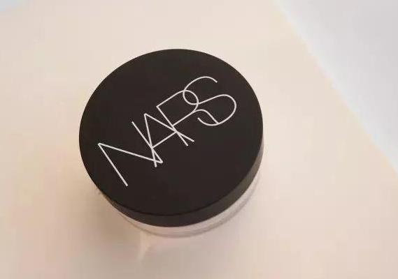 最好用的大牌定妆粉推荐,热门平价定妆粉