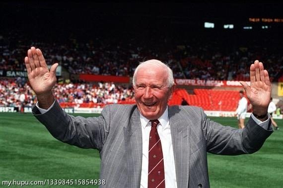 绿茵曼联vs利物浦,绿茵场和足球