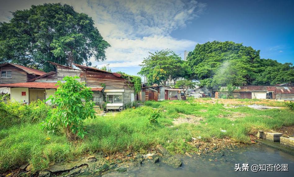 坑塘上建房子违法吗,坑塘水面中间建房违法吗