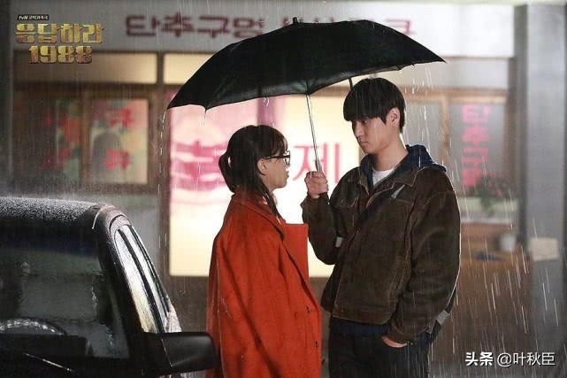 请回答1988摄像机伏笔,深扒神剧请回答1988的那些隐藏梗