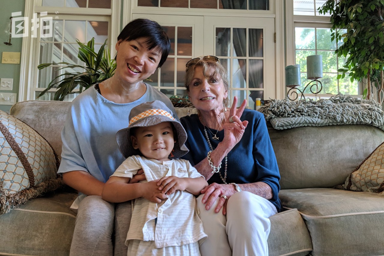 21岁失去两位亲人,21岁少年失去双亲