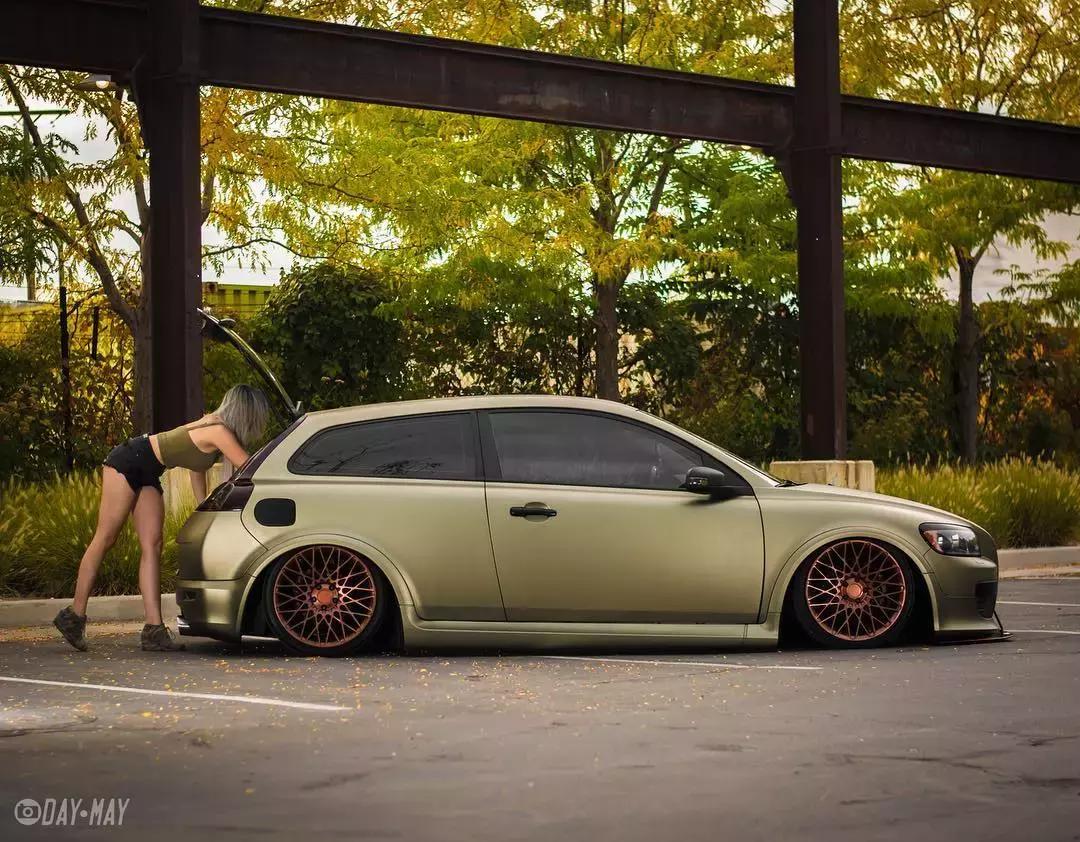 沃尔沃曾经最便宜又独特的双门车C30,没想到竟改装出如此姿态