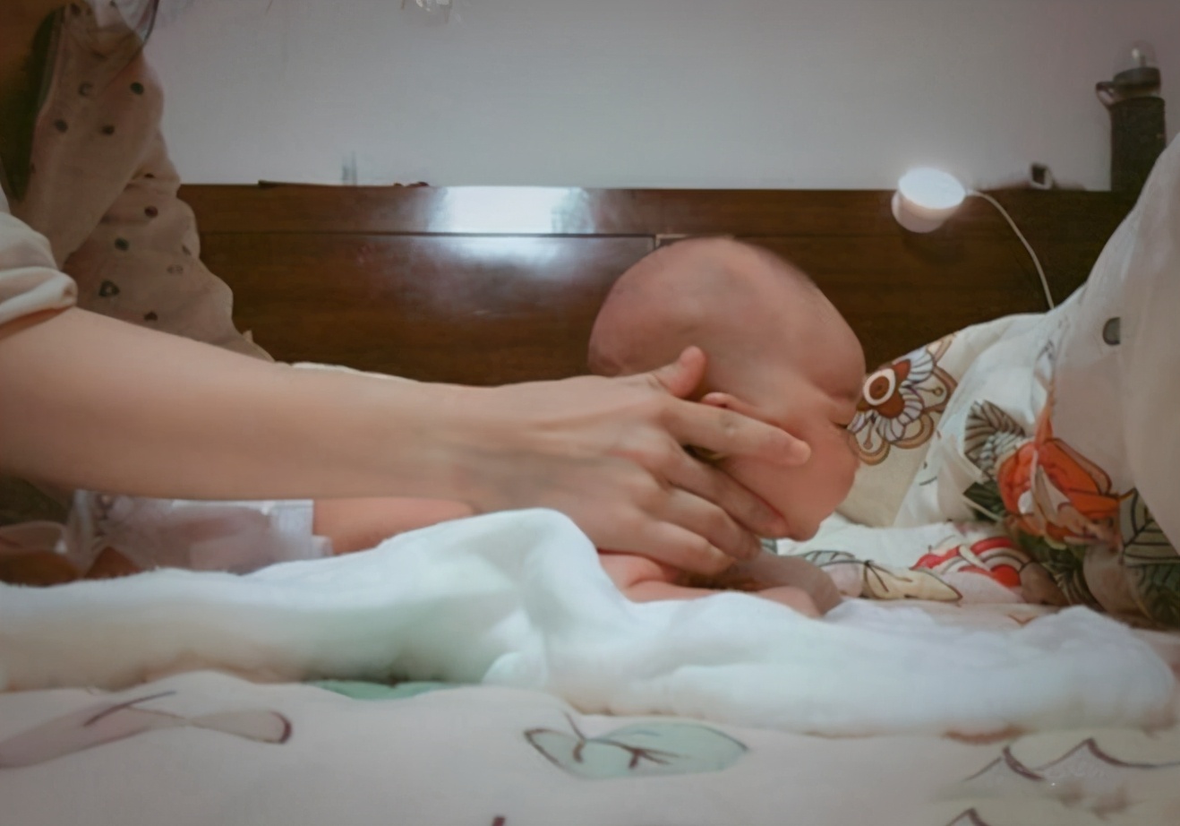 宝宝聪不聪明看手指就知道,宝宝聪不聪明看妈妈的大脑